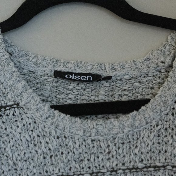 OLSEN LONG SLEEVE SWEATER NWOT - Picture 2 of 3